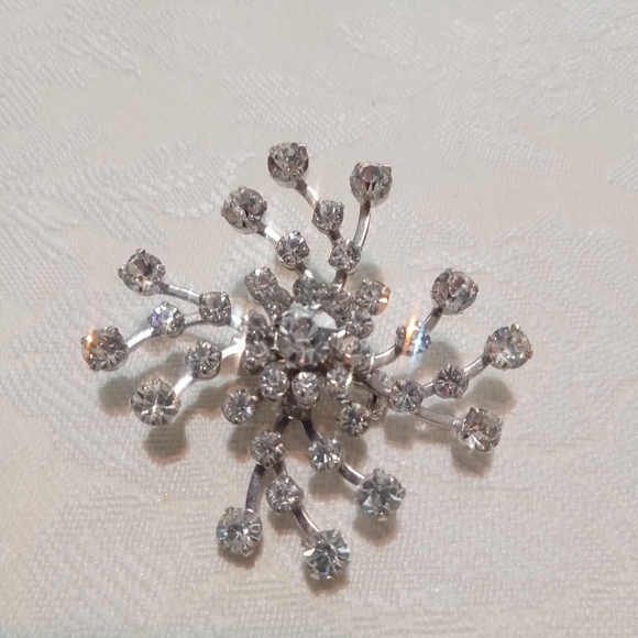 Vintage Starburst Brooch 1950's Layered Clear Prong Set Rhinestones Pin Riveted - Picture 1 of 3